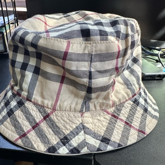 Burberry bucket hat reversible - Picture 2 of 4
